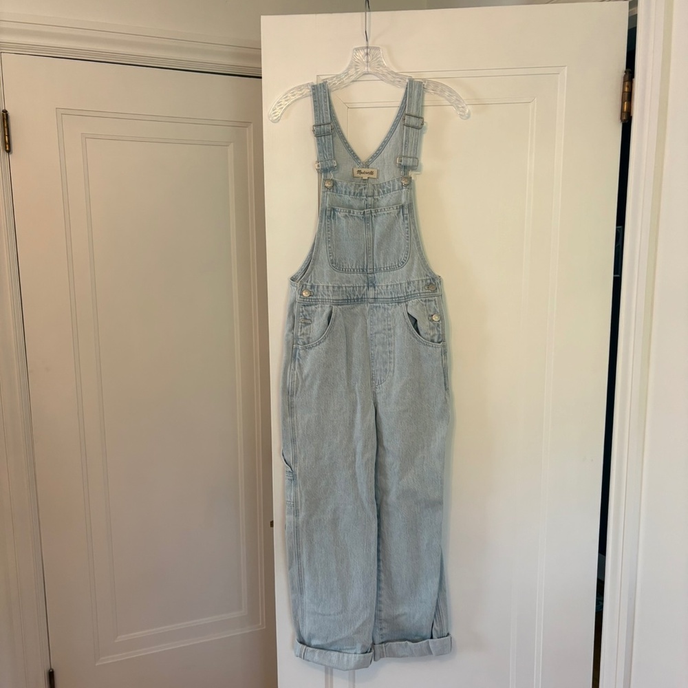 Madewell - Denim Oversized Carpenter Overalls in Bretton Wash - Picture 5 of 5